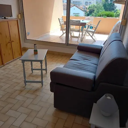 Apartment Climatise Avec Coin Nuit Et Terrasse Plein Sud, 10 M², Parking Inclus - Fr-1-100-194 Cavalaire-sur-Mer
